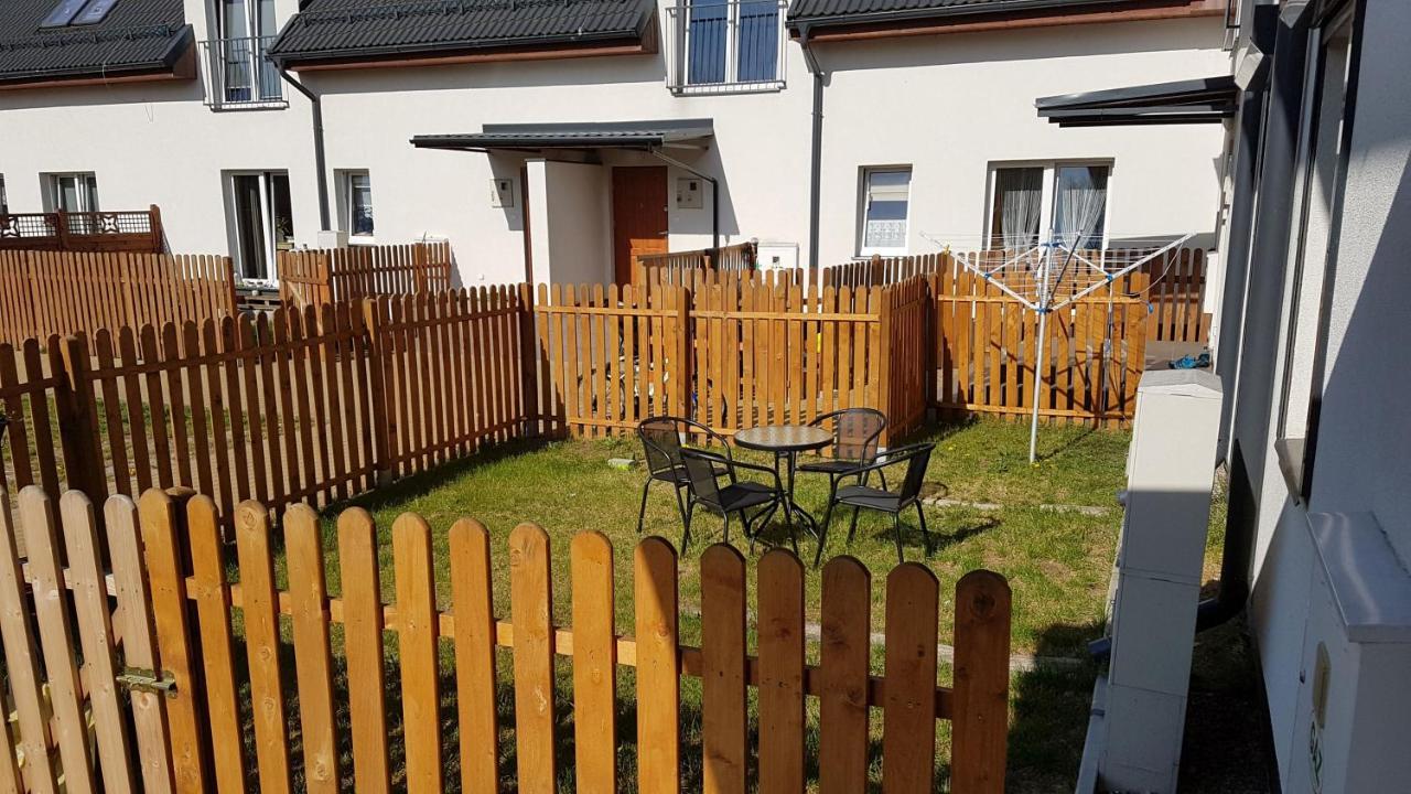 Marynarki Wojennej, Apartment *